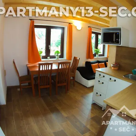 Apartmanovy Dum 13 Rodinny Sec Exterior photo